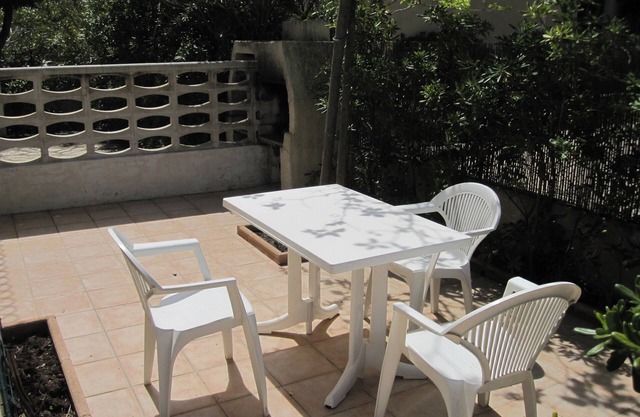 Leucate-Plage, on sea front: flat with two air-conditioned sleeping-rooms