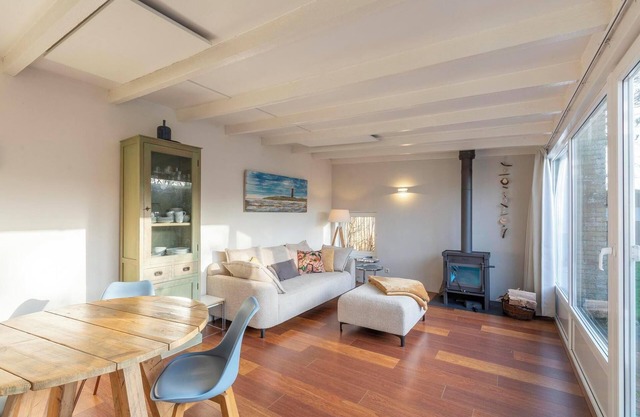 Leuke, Moderne Vakantiebungalow Voor 2 Personen op Park Duinland in Sint Maartenszee!
