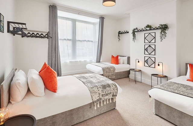 Leven Locke - Perfect for Work Stays & Family Seaside Getaways