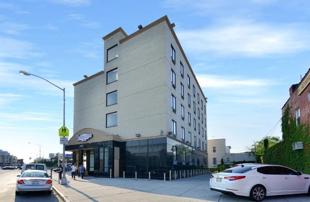 Lex View Inn at JFK Airport