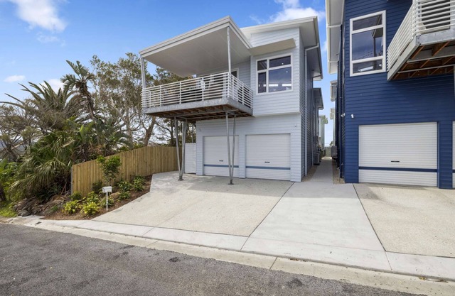 Lifestyle, Walk to Beach, Pet-Friendly and Ocean V