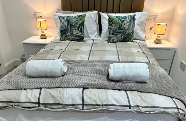 Light & Airy Double Bedroom in London