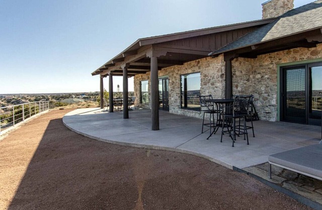 Lighthouse cabin West Rim