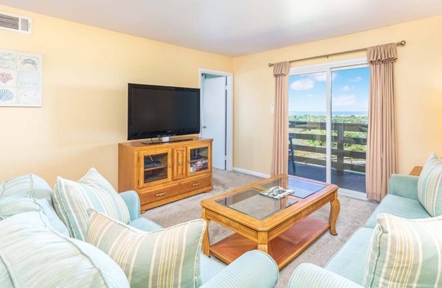 Lighthouse Point 11C | Top Floor, Amazing Views!