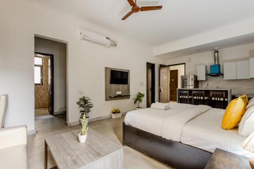 Lime Tree Service Apartment Golf Course Road, Gurgaon