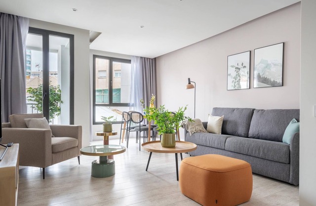 limehome Barcelona Rector Triadó |2-BR Apt+balcony