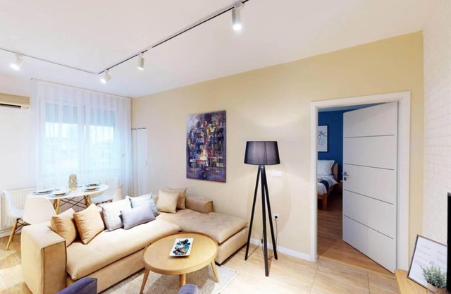 LINA - PRN, Blue Sky Apartment in Qafa Neighbourhood