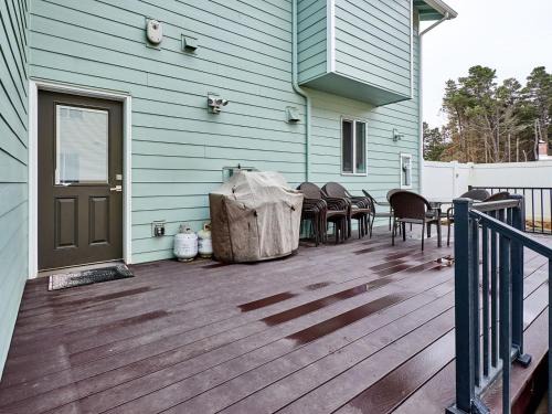 Lincoln Beach Retreat