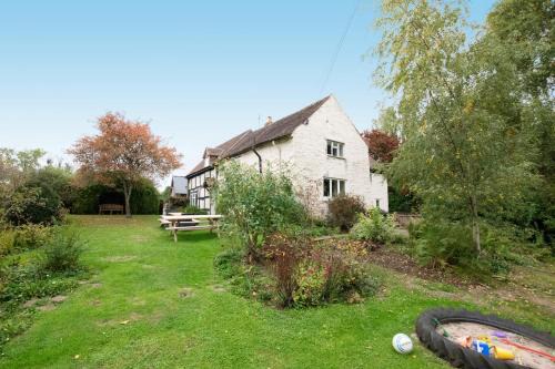 Little Cowarne Court