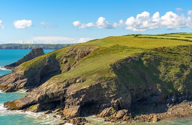 Little Rogeston Cottage, Holiday Cottage Near Nolton Haven, Sleeps 2, 1 bedrooms, bathrooms