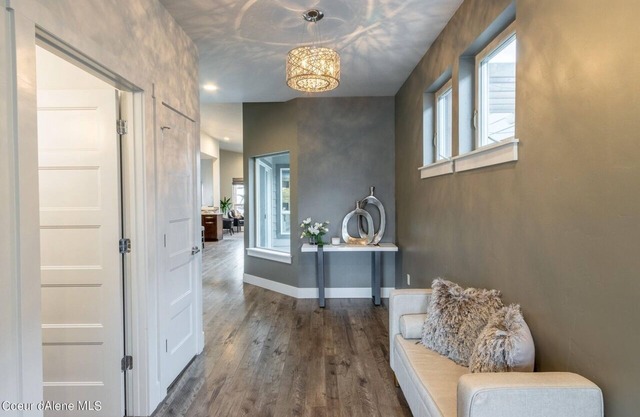 Live and Play in Coeur d Alene! Excellent location to downtown and recreation