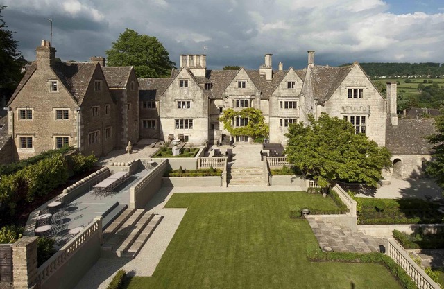 Live Like A King In The Heart Of The Cotswolds