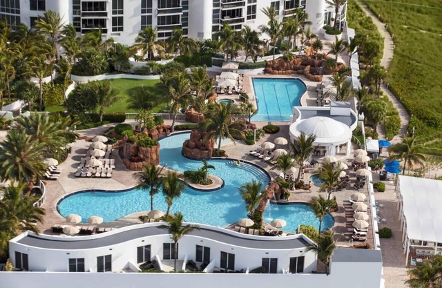 Live Your Dream At Beachfront Paradise