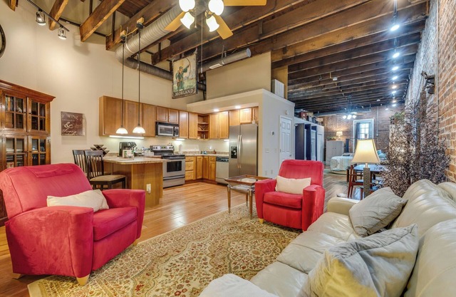 LiveLike a LocalLoft, Downtown,Walkable/Music