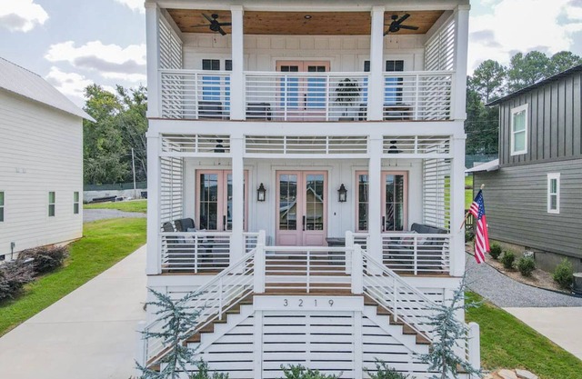 Livin` The Dream at River Rocks Plantation