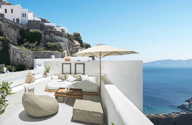 Living Theros Luxury Suites