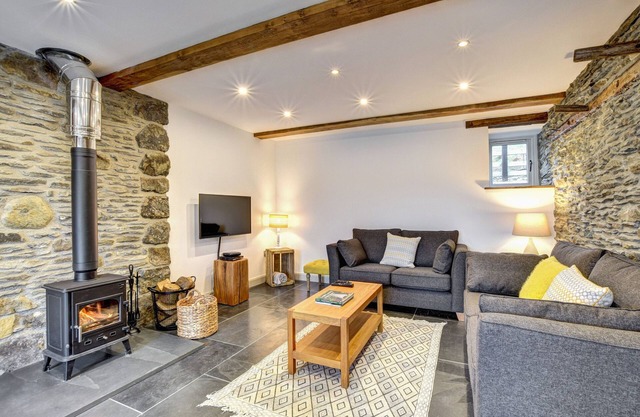 Llety Tanllan - Five Bedroom House, Sleeps 10