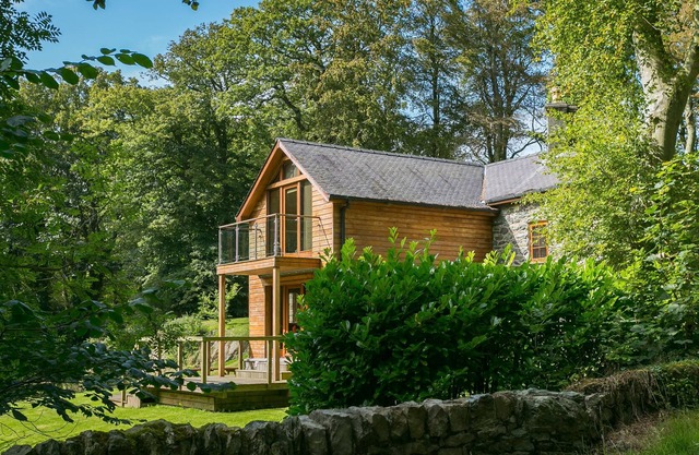 Llynon Lodge - a cosy fire that sleeps 4 guests in 2 bedrooms