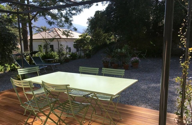 Lo Sceriffo: Charming house with peaceful garden in private park- With A/C