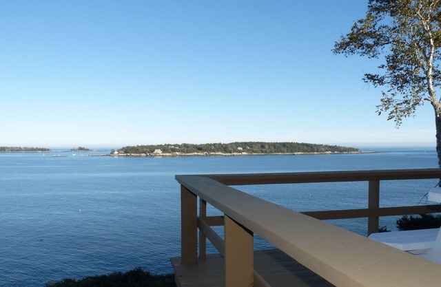 LobsterCliff Cottage - Oceanfront with Sweeping Panoramic Views!