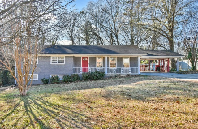 Located in East Cobb near Battery and East Cobb Sports Complex and near city.