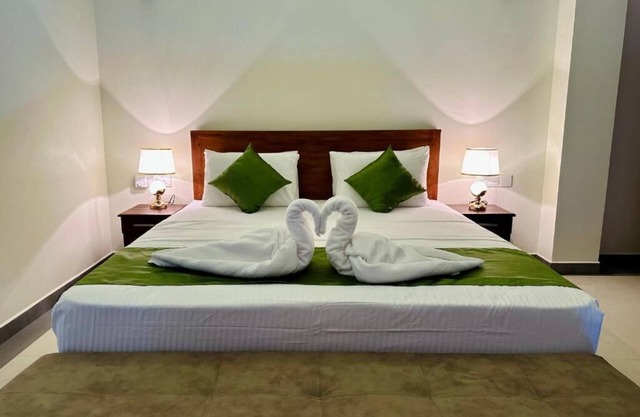 Located in Galle, 2.5 km from Beach, Fortwill City Hotel provide accommodation