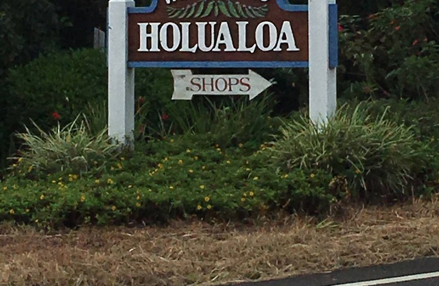 Located minutes away from Historic Holualoa village and Kailua-Kona and beaches.