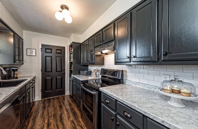 Located minutes from Baylor, Downtown Waco & I-35, stay with us!