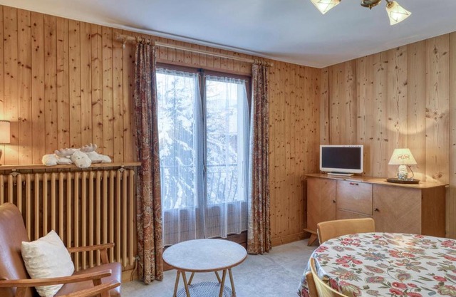 Location cosy : 2 pièces rénové, balcon sud-est, proche centre et télécabines du Jaillet à Megève - FR-1-453-122