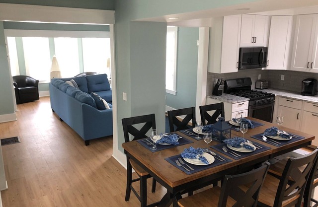 Location, Location, Location! Downtown Newport! Newly Renovated