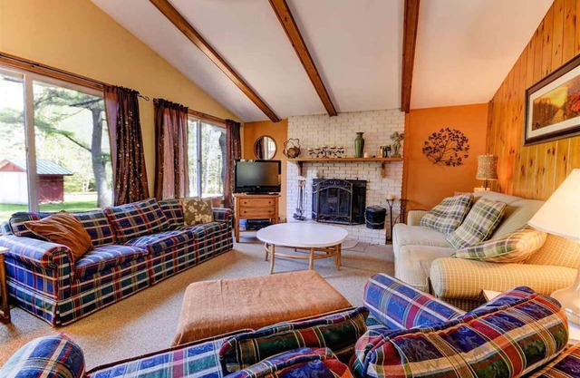 Location! Walk to Cranmore and Town!