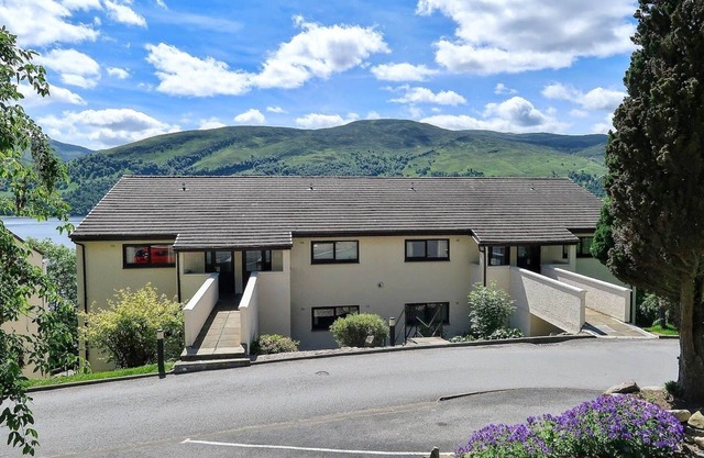 Loch Rannoch Red Squirrel Lodge (6) - Retreat Group