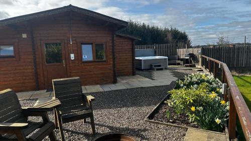Lochinvar - Highland Log Cabin with Private Hot Tub