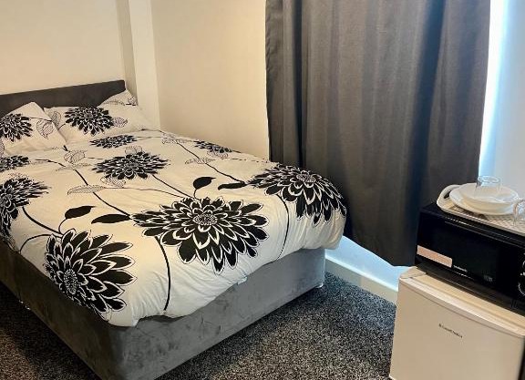 Lockable Ensuite Room Only with Free Wi-Fi and lots more