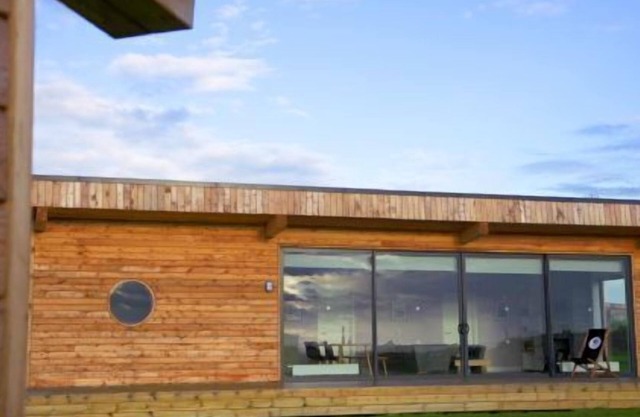Lodge 18 - 3 Bed Sea-View - a john o'groat that sleeps 6 guests in 3 bedrooms