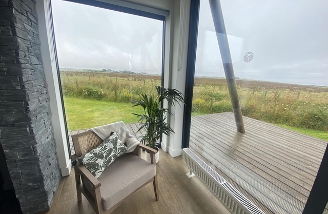Lodge 20 - 3 Bed Sea-View - a john o'groat that sleeps 6 guests in 3 bedrooms