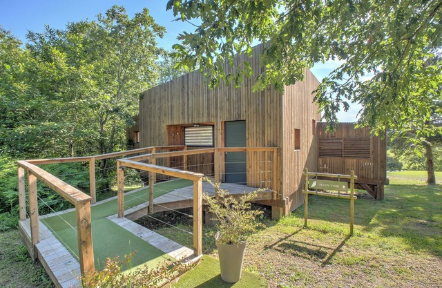 Lodge Grand Air – Private Jacuzzi, Golf View & Premium Nature Retreat