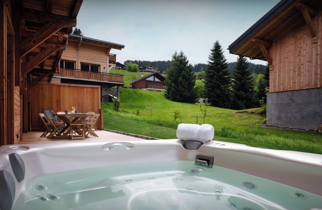 Lodge Nicola - alpine spa holiday for 6 - OVO Network