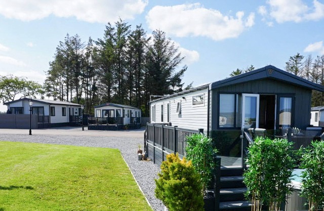 Lodge No 83 | Hot Tub | Stewart's Resort Cameron