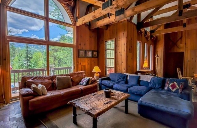 Lodge Off Main, Walk to Gondola!