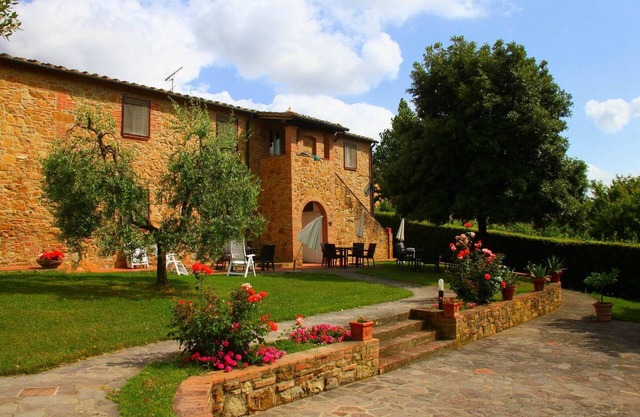 Lodging in Tuscany,pool,children pool,Aircon,family and children friendly, sl3