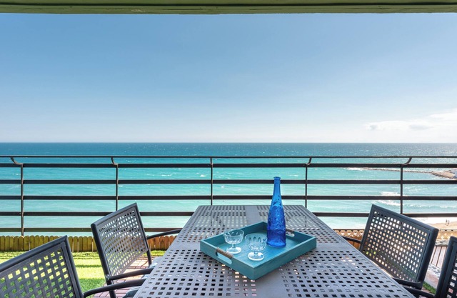 Loft apartment with stunning sea view