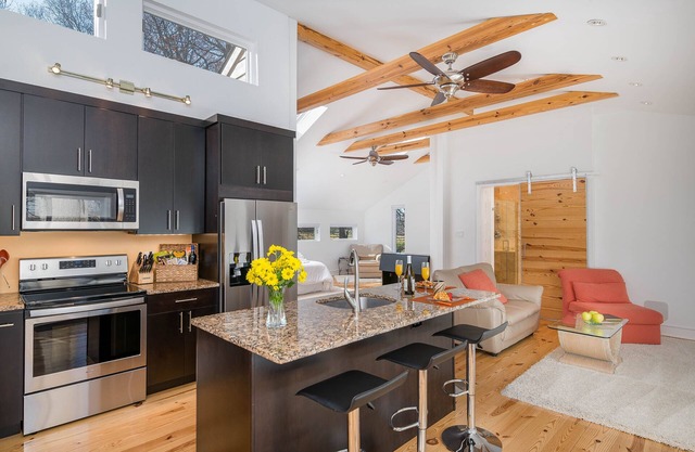Loft Bliss! Relaxing, inviting and therapeutic. The perfect roamntic getaway!