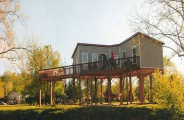 Loft Cabin on Stoner Creek - 3 minutes from Downtown Paris KY
