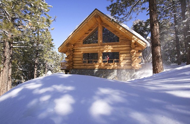 Log Cabin Get Away: A Perfect Mountain Retreat