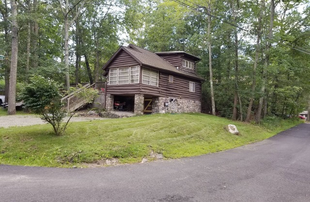 Log Cabin near Greenwood Lake. Minutes to AP Trl, Ren fair, Mt Peter, & Warwick