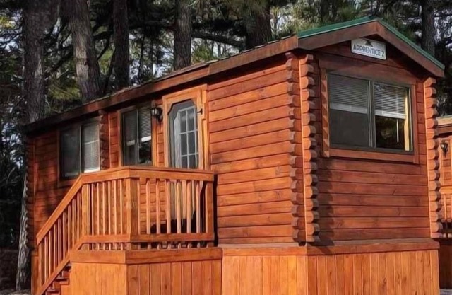 Log Cabin - Williamsburg Pet-Friendly Log Cabin – Heated Pool, Free Game Room, Near Parks