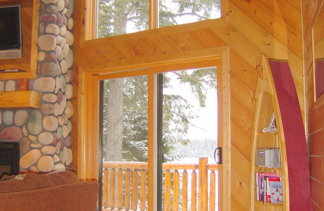 Log chalet executive lodge - wrap around deck lakeside & gazebo on 26 acres