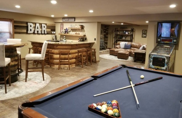 Log Home-Hot Tub-Game Room/Workout Room/Fireplace-BBQ-Yard Games/Pickleball