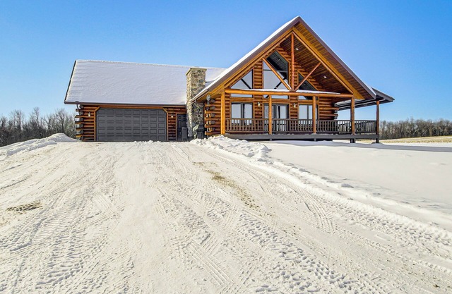 Log Home w/Deck & Sunset Views: 19 Mi to Oconto!
